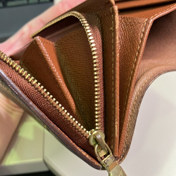 LV Louis Vuitton medium size Tressor wallet in excellent pre-loved condition - Picture 8 of 14